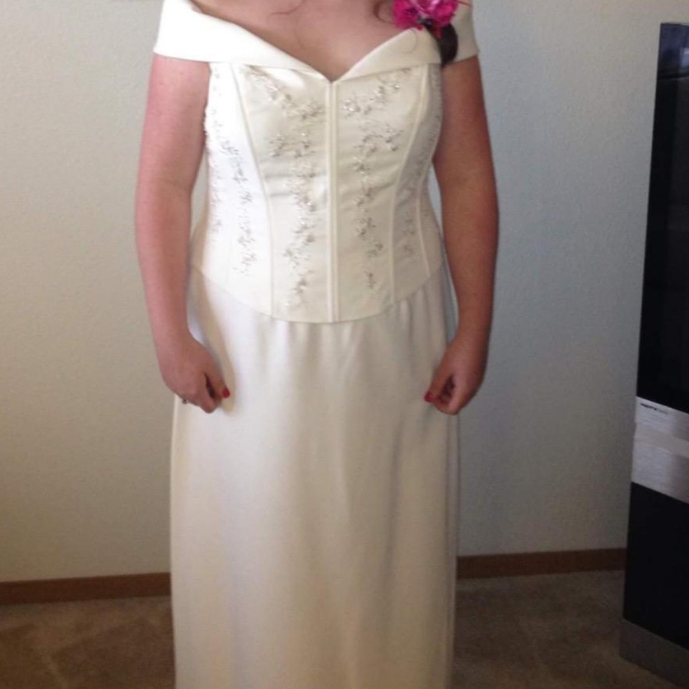 Davids bridal dress-ivory